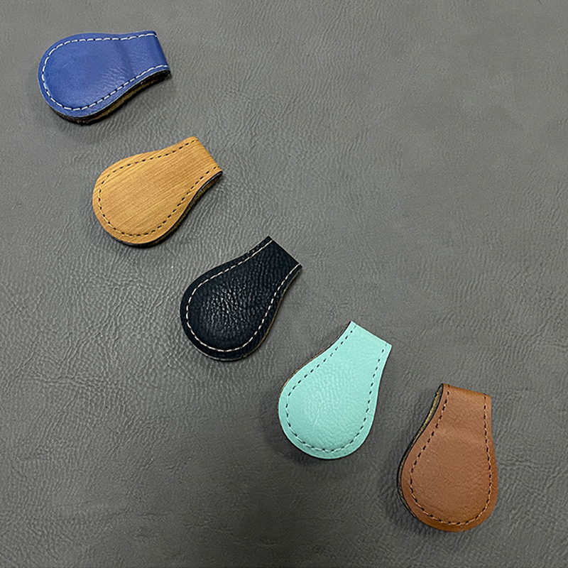 Marcador magnético de cuero sintético láser