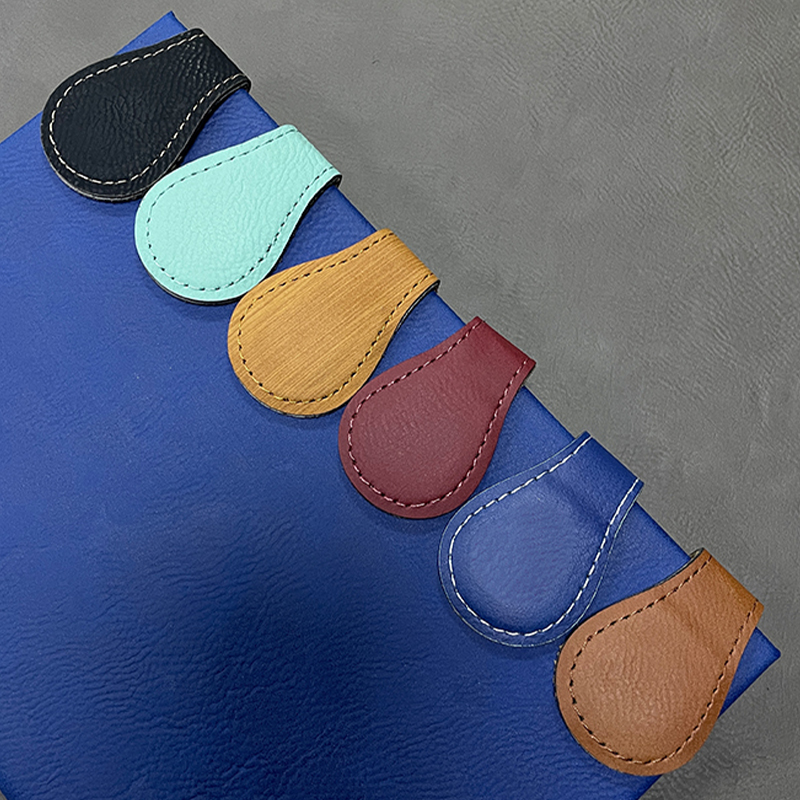 Marcador magnético de cuero sintético láser