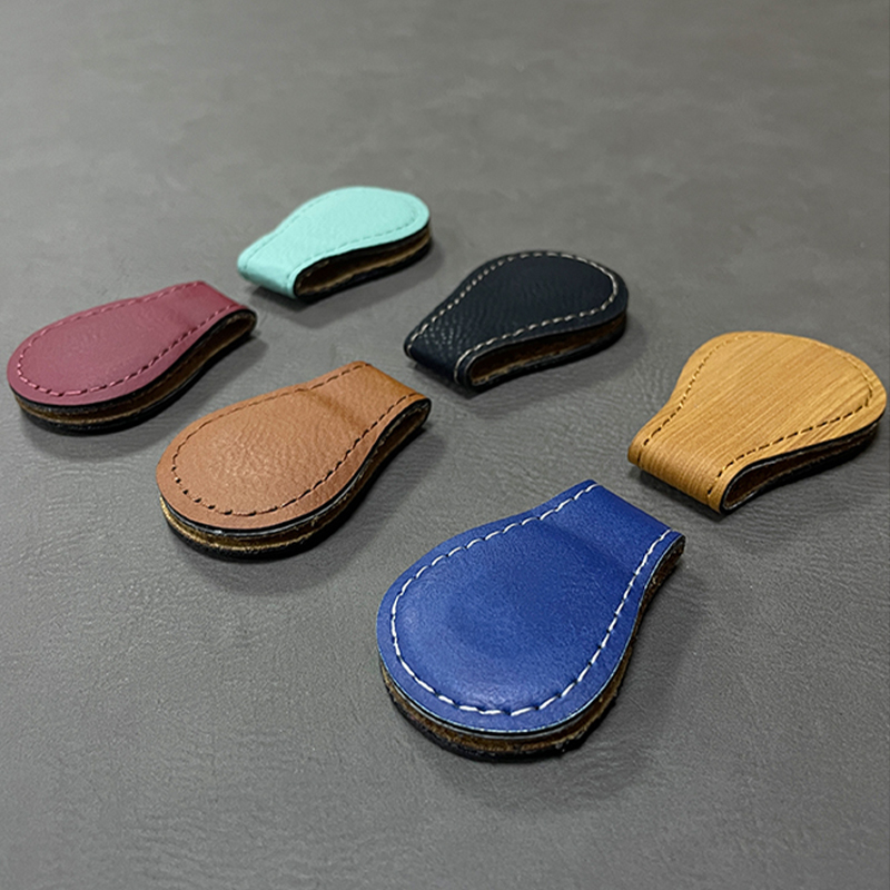 Marcador magnético de cuero sintético láser