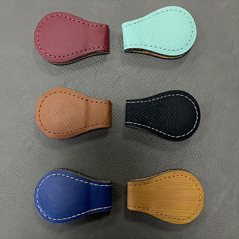 Marcador magnético de cuero sintético láser