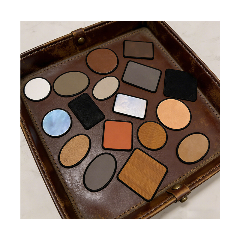 Parche Merrow de polipiel láser rectangular de 3 1/2' x 2 1/2' con adhesivo Parche Merrow de polipiel láser rectangular de 3 1/2' x 2 1/2' con adhesivo