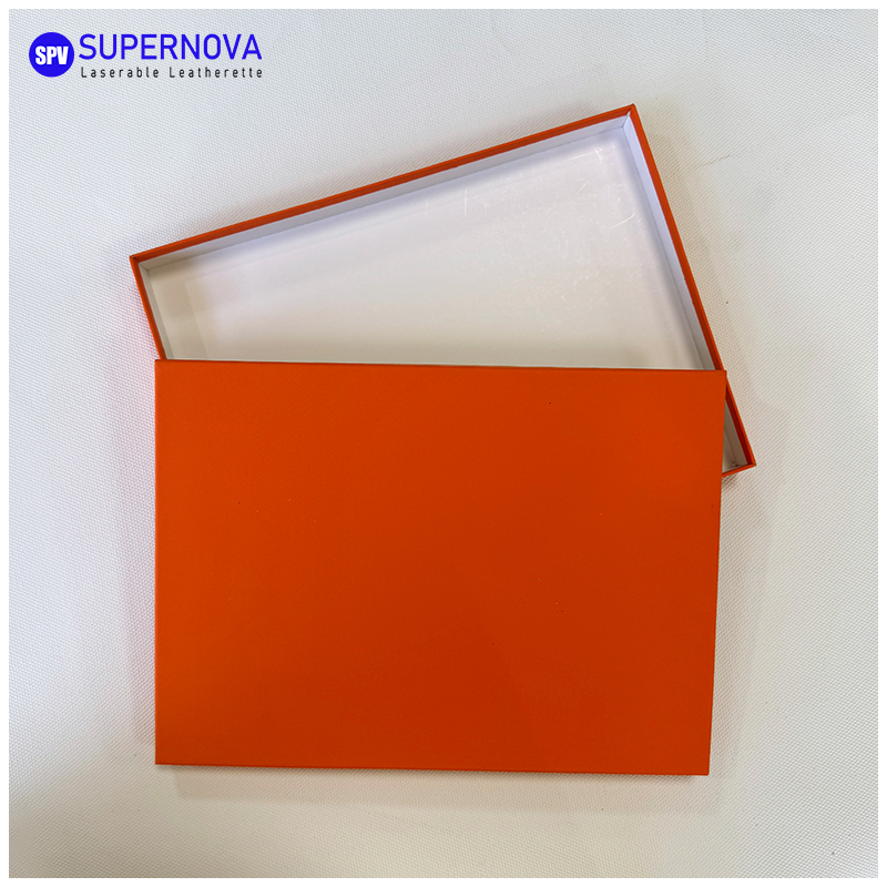 Caja de regalo de papel Kraft dorado grabada con láser