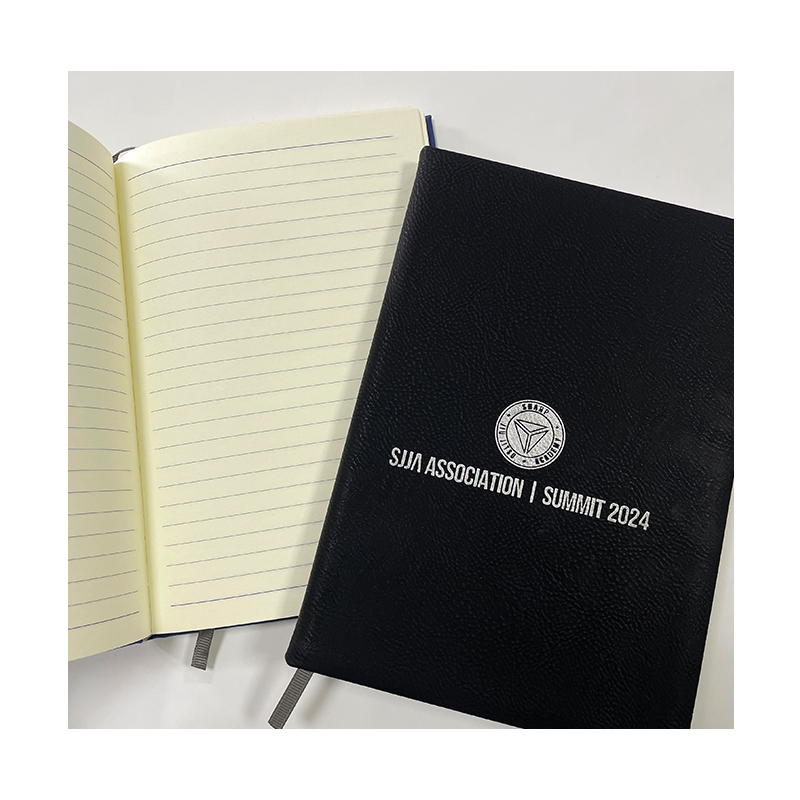 Diarios de cuero sintético de 7' x 9 3/4' Diarios de cuero sintético de 7' x 9 3/4'