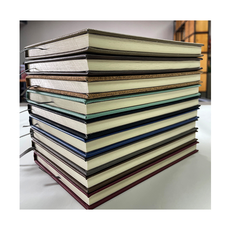 Diarios de cuero sintético de 7' x 9 3/4' Diarios de cuero sintético de 7' x 9 3/4'