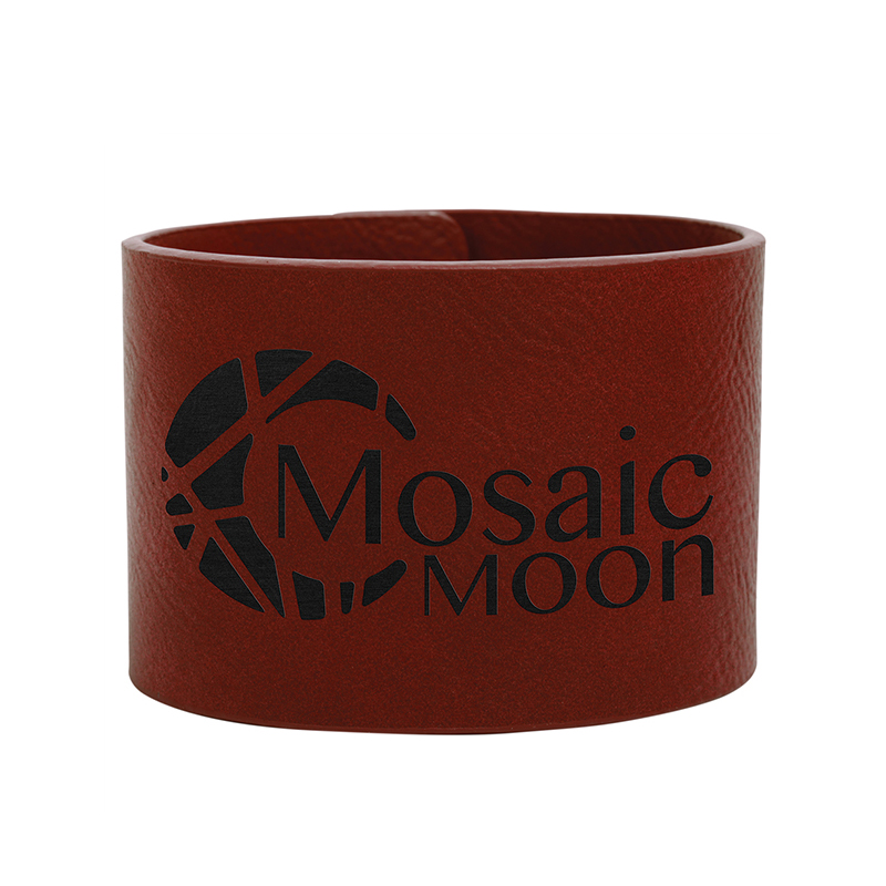 Pulsera de cuero sintético con láser de 8 1/2' x 3/4' Pulsera de cuero sintético con láser de 8 1/2' x 3/4'