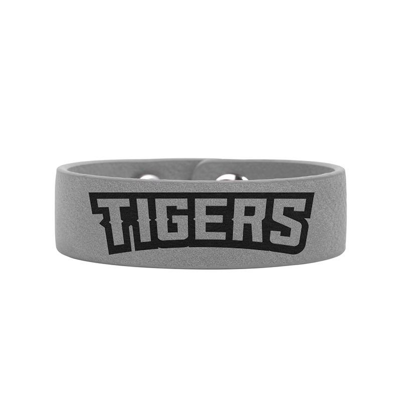 Pulsera de cuero sintético láser de 9 1/2' x 2' Pulsera de cuero sintético láser de 9 1/2' x 2'