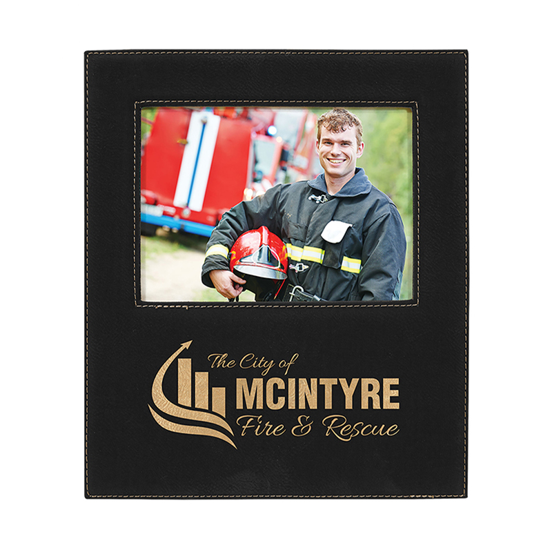 Marco de fotos de cuero sintético de 5' x 7' con área de grabado de 4 1/4' x 8 7/8' Marco de fotos de cuero sintético de 5' x 7' con área de grabado de 4 1/4' x 8 7/8'