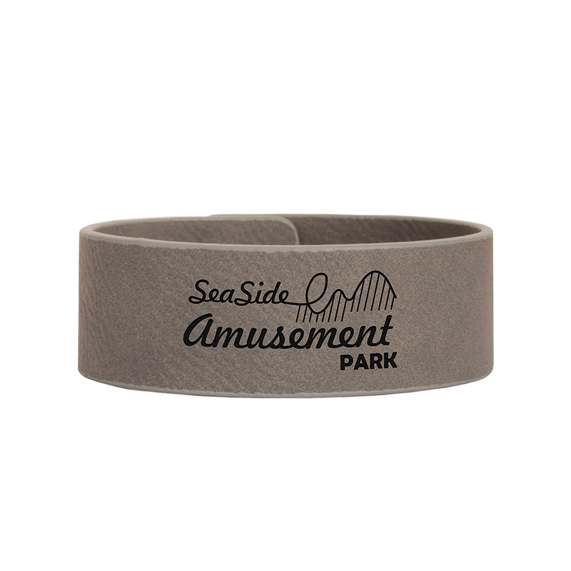 Pulsera de cuero sintético con láser de 8 1/2' x 3/4' Pulsera de cuero sintético con láser de 8 1/2' x 3/4'