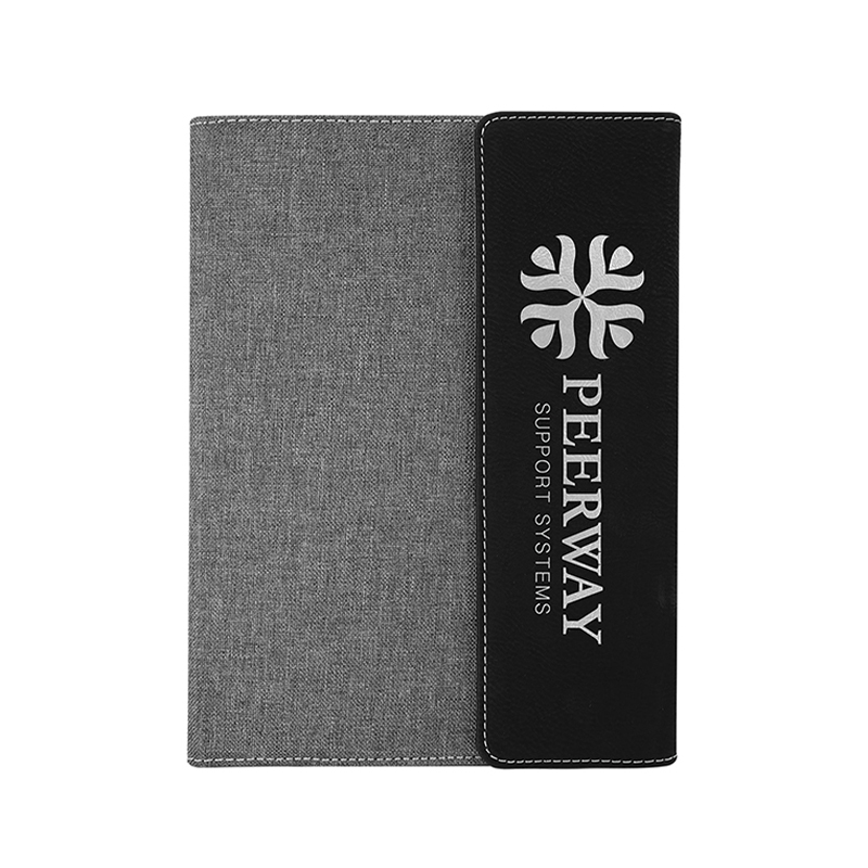 Lienzo de 7' × 9' con portafolios de polipiel Lienzo de 7' × 9' con portafolios de polipiel